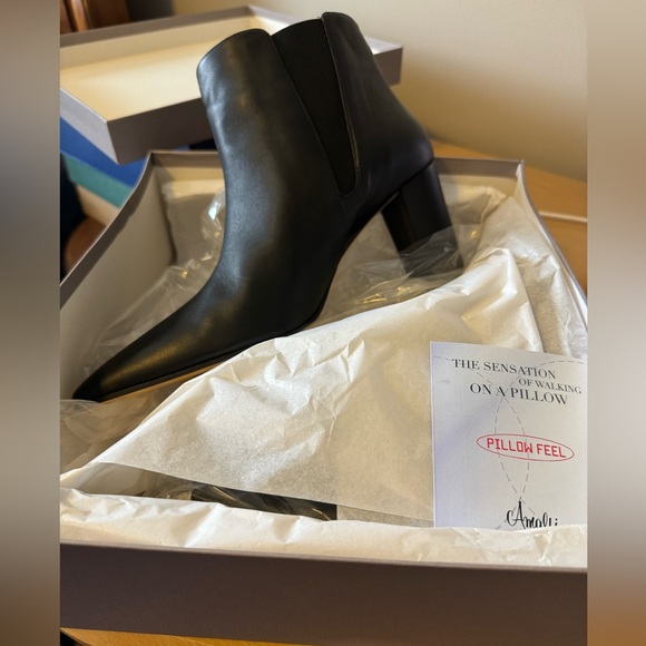 Isola Ankle Chelsea Boot, Amalfi by Rangoni, Size 11.5, black parmasoft,… - Picture 4 of 4